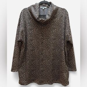 Green Envelope Plus Size Leopard Print Shirt Size 1X Funnel Neck Long Sleeve